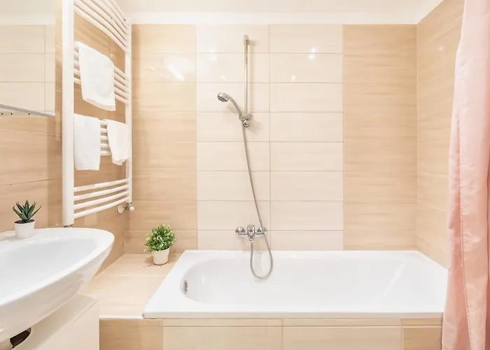 And Cute With 3 And Ac Apartman Budapest