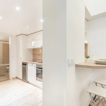 And Cute With 3 And Ac Apartament *