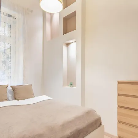 And Cute With 3 And Ac Apartament